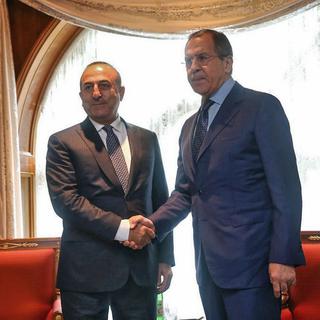 Sergueï Lavrov et Mevlut Cavusoglu vendredi 1er juillet à Sochi. [EPA/Keystone - Russian Foreign Affairs Ministry Press office]