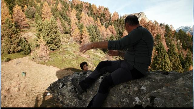 Image tirée du film de Marie Amiguet "Avec les Loups", consacré à Jean-Michel Bertrand et diffusé dans le cadre du Festival Salamandre 2016. ["Avec les Loups" de Marie Amiguet - DR]