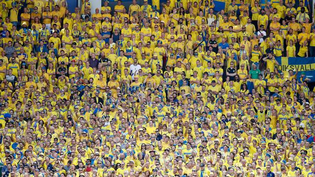 Vendredi 17 juin: marée jaune à Toulouse pour le match Suède-Italie. [AP Photo/Andrew Medichini]