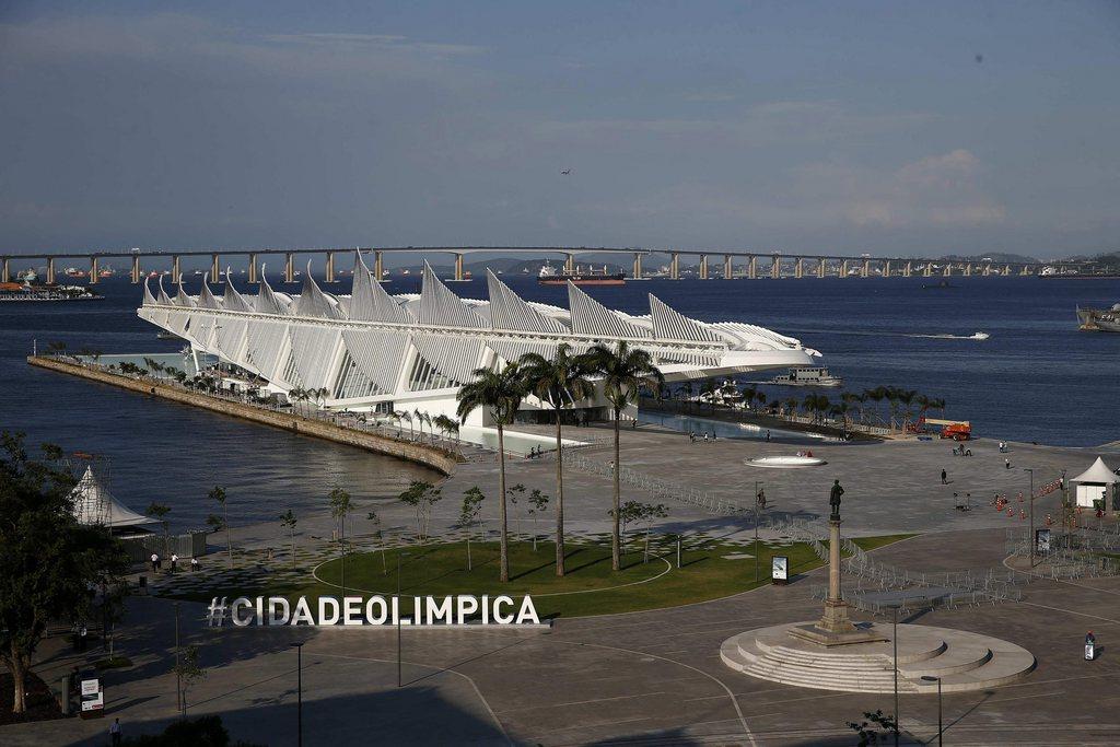 Le port de Rio se prépare aux Jeux olympiques. [KEYSTONE - MARCELO SAYAO]