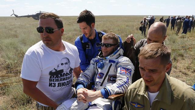 Tim Peake, le premier astronaute britannique à être monté à bord de l'ISS, après l'atterrissage dans les steppes du Kazakhstan, ce samedi 18 juin 2016.