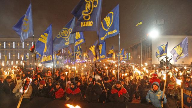 Des partisans de la formation ukrainienne Svoboda, souvent présentée à l'étranger comme néo-fasciste. [STR/NurPhoto/AFP]