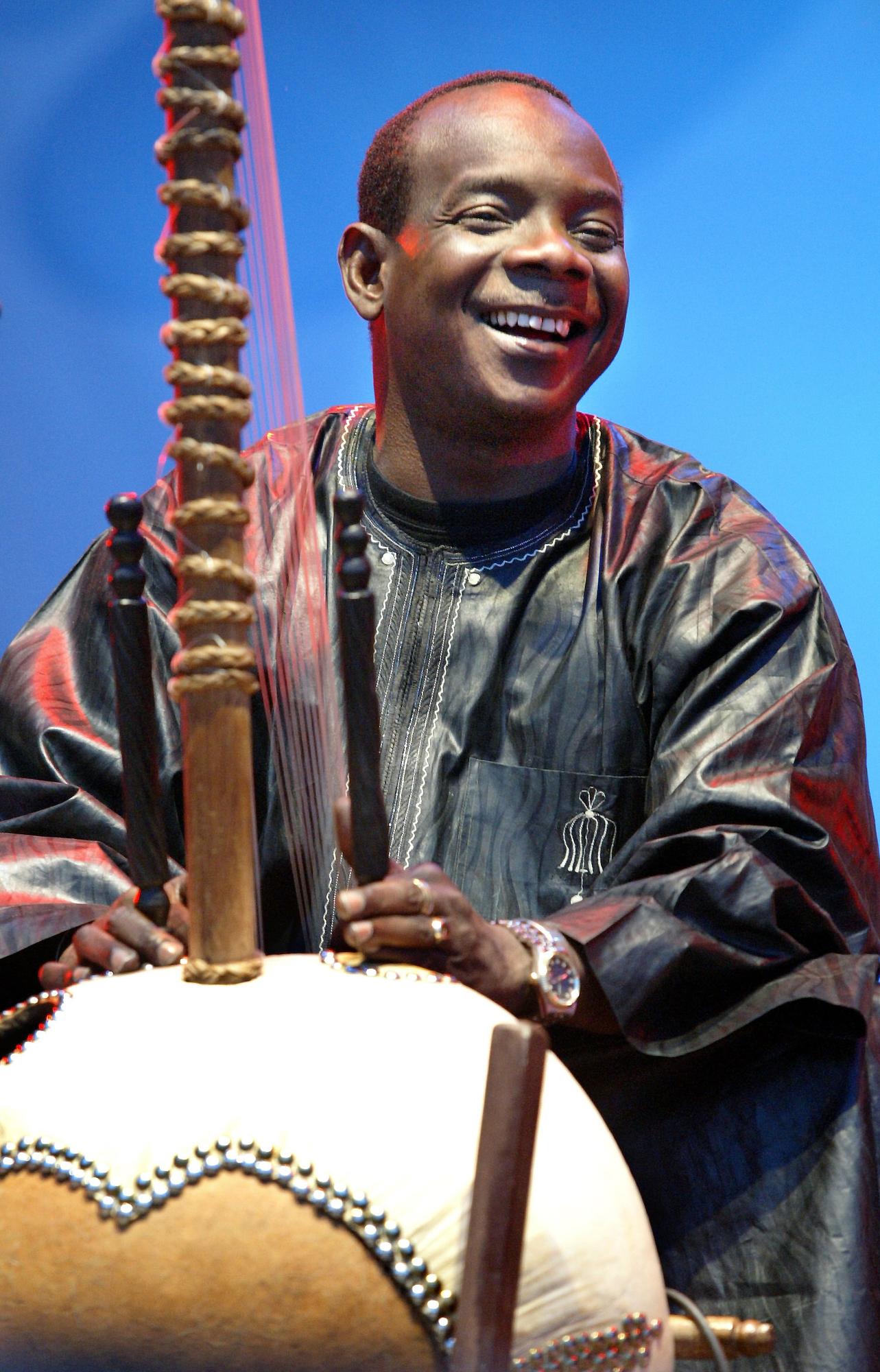 Le joueur de kora Toumani Diabaté, du Mali. [AFP - Attila Kisbenedek]