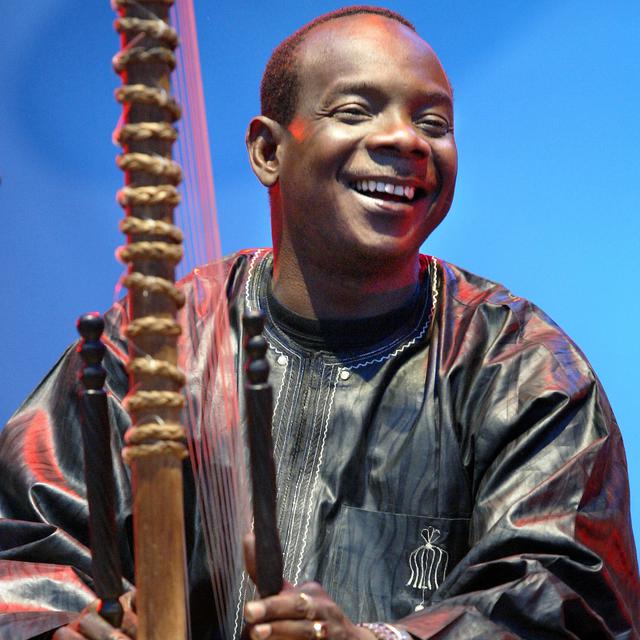 Le joueur de kora Toumani Diabaté, du Mali. [AFP - Attila Kisbenedek]
