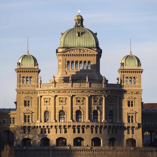 Vue sur le Palais fédéral réalisée en 2015 à Berne. [Keystone - Peter Klaunzer]