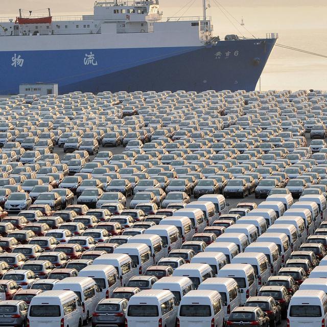 Des voitures chinoises en attente d'être exportées depuis le port de Dalian. [Reuters]