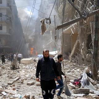 Des raids meurtriers ont frappé Alep jeudi. [key - EPA/Zouhir Al Shimale]