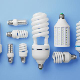 Collection d'ampoules LED [Fotolia - bogdandimages]