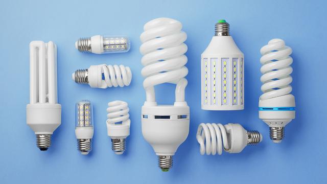 Collection d'ampoules LED [Fotolia - bogdandimages]