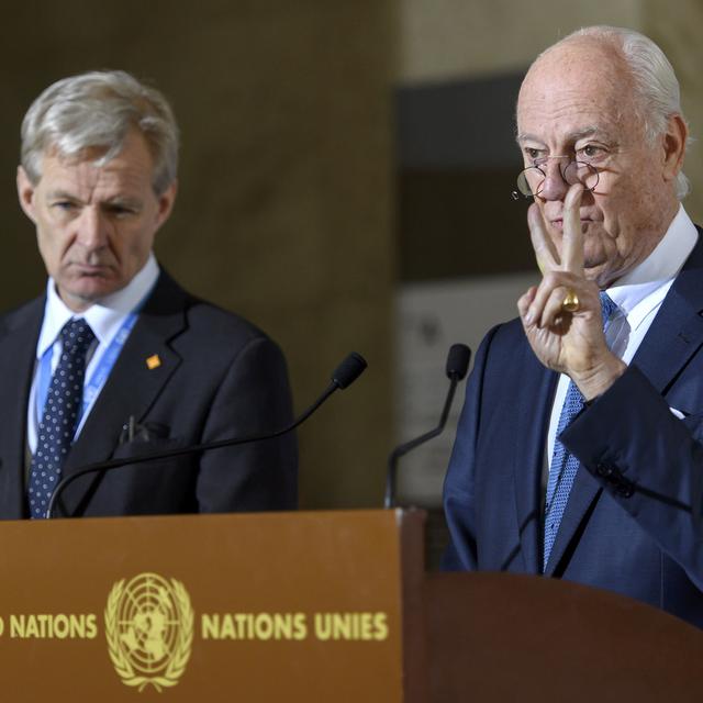 L'émissaire spécial de l'ONU pour la Syrie Staffan de Mistura, et Jan Egeland, conseiller spécial sur les questions de prévention et de règlement des conflits. [Martial Trezzini]