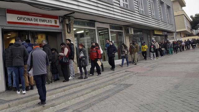 Malgré une baisse significative, le taux de chômage en Espagne reste historiquement élevé à plus de 20%. [Andrea Comas]