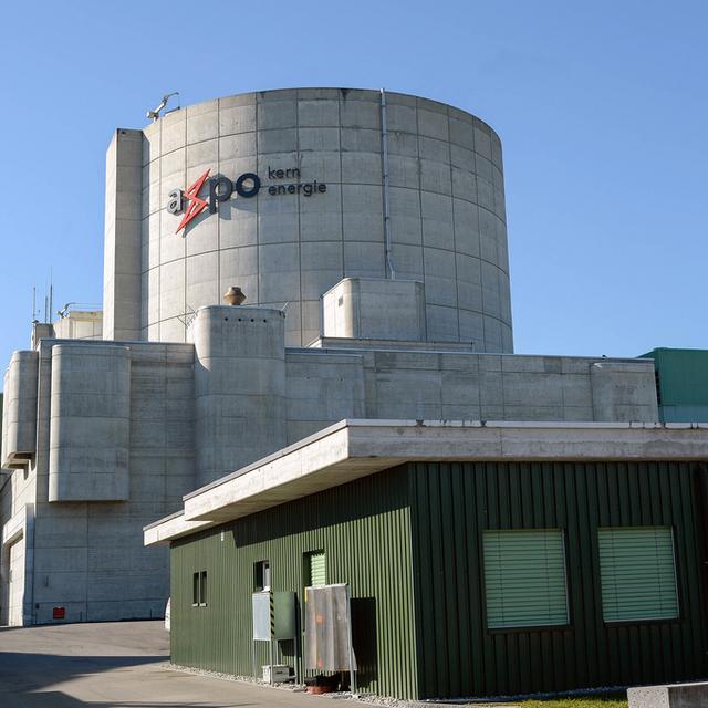 Le réacteur numéro 1 de la centrale nucléaire de Beznau (AG) ne redémarrera pas avant fin 2016. [Keystone - Walter Bieri]