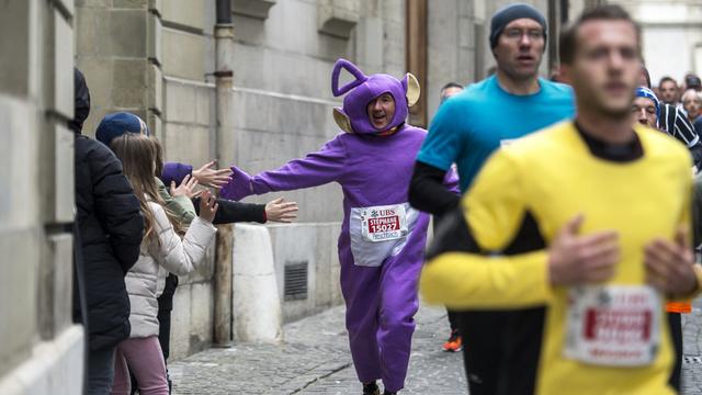 Des participants à la course de l'Escalade, samedi 3 décembre 2016. [Leo Duperrex]