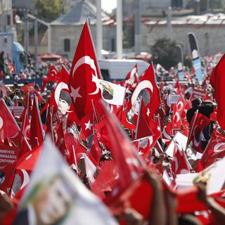 Le rassemblement de l'opposition turque a eu lieu sur la place Taksim. [Keystone - Cem Turkel]