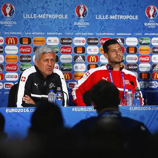 L'équipe de Suisse en conférence de presse, avant la confrontation avec la france. [UEFA/EPA/Keystone]