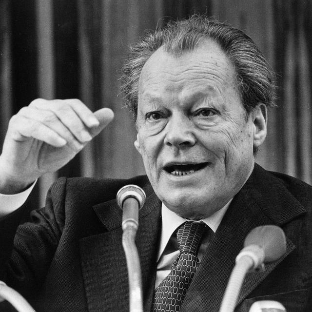 Willy Brandt fut chancelier de l'Allemagne de 1969 à 1974, devenant le premier social-démocrate à diriger le gouvernement depuis 1930. [AP/Keystone - Klaus Schlagmann]