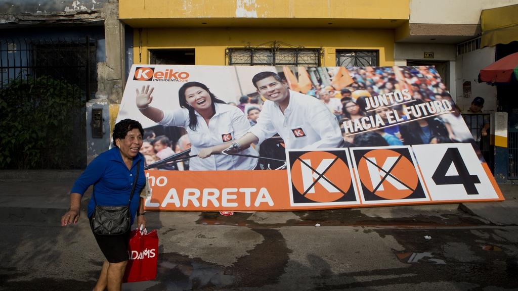 Une affiche pour la candidate à la présidentielle péruvienne Keiko Fujimori. [AP Photo / Keystone - Esteban Felix]