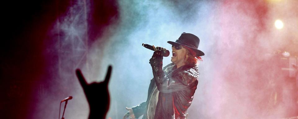 Axl Rose remplace Brian Johnson dans AC-DC et la rocade ne plaît pas à tous les fans. [AP Photo/Aijaz Rahi]