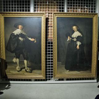 France et Pays-Bas se partagent les deux portraits des époux Soolmans et Coppit de Rembrandt. [ANP/AFP - Bart Maat]