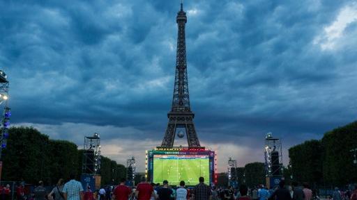 L'Euro de football a permis de limiter les dégâts pour l'hébergement touristique. [AFP - GEOFFROY VAN DER HASSELT]