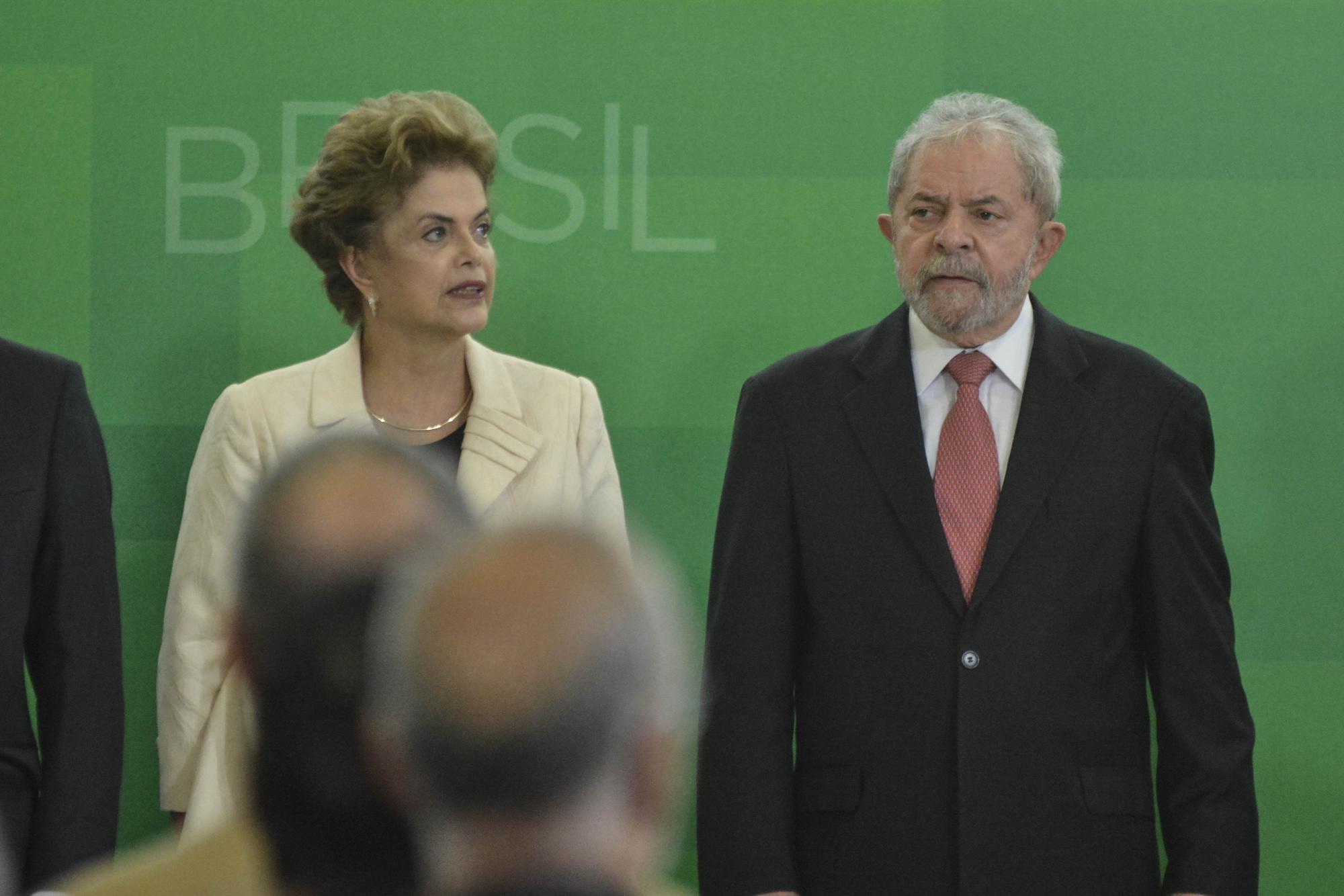 L'actuelle présidente du Brésil Dilma Rousseff et son mentor, l'ex- président Lula, sont éclaboussés par le scandale Petrobras. [Brazil Photo Press - RICARDO BOTELHO]