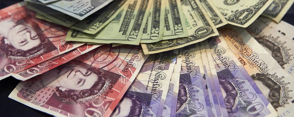 Jamais la livre sterling n'avait été aussi basse face au dollar depuis 31 ans. [Niklas Hallen]