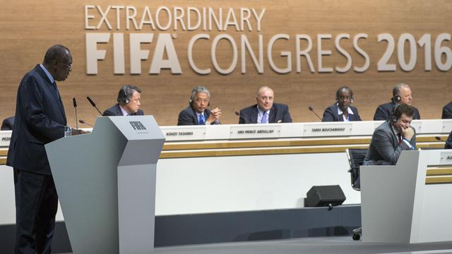 Le congrès extraordinaire de la FIFA s'est ouvert vendredi au Hallenstadion de Zurich. [Keystone - Patrick B. Kraemer]