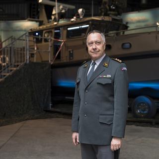 André Blattmann lors de la présentation du matériel militaire de l'armée en avril 2016. [Keystone - Gian Ehrenzeller]