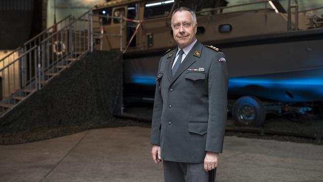 André Blattmann lors de la présentation du matériel militaire de l'armée en avril 2016. [Keystone - Gian Ehrenzeller]