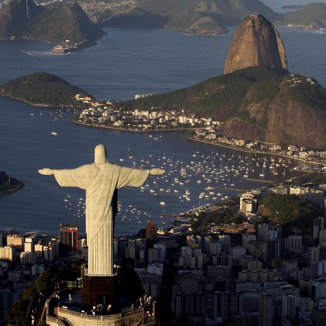 La statue du Christ Rédempteur, située sur le mont Corcovado, est l'un des principaux symboles de Rio de Janeiro et du Brésil. [AP Photo - Felipe Dana]