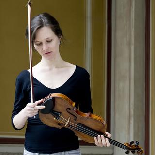 La violoniste française Lisa Schatzman. [lisaschatzman.wordpress.com - Jürg Isler]