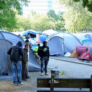 Quelque 500 migrants se sont installés cet été dans le parc Maximilien de Bruxelles, en Belgique. [Anadolu/AFP - Dursun Aydemir]
