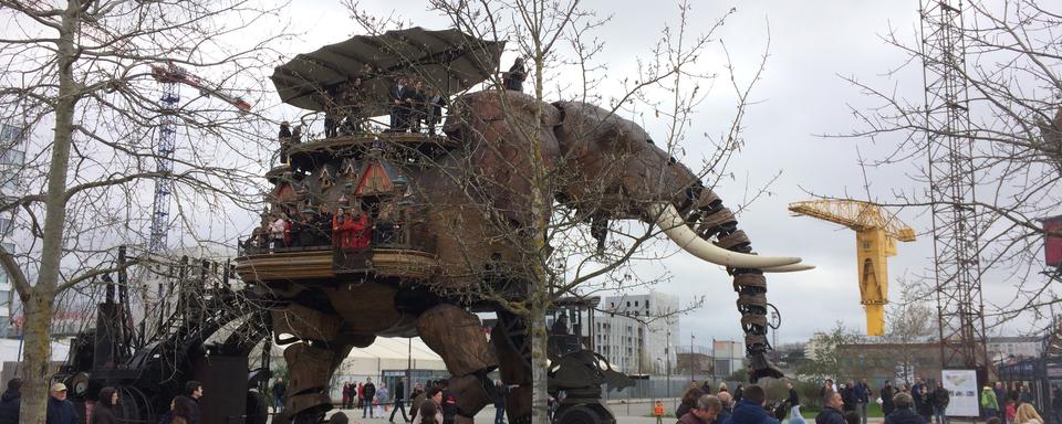 L’éléphant mécanique de douze mètres de haut et de 50 tonnes, figure emblématique de la ville de Nantes. [RTS - Patrick Chaboudez]