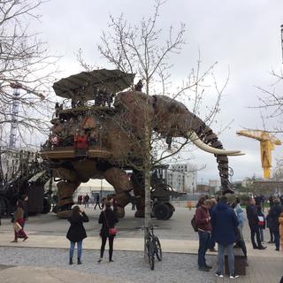 L’éléphant mécanique de douze mètres de haut et de 50 tonnes, figure emblématique de la ville de Nantes. [RTS - Patrick Chaboudez]