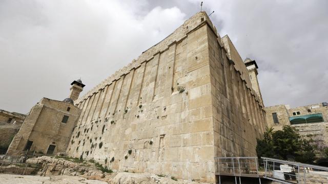 Le Tombeau des Patriarches dans la vieille-ville d'Hébron. [KEYSTONE - JIM HOLLANDER]