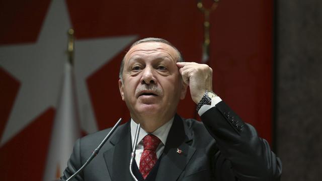 Le président turc Recep Tayyip Erdogan devant son parti à Ankara, le 17 novembre 2017. [Keystone - pool photo]