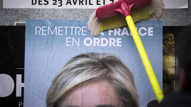 Affiche électorale de la candidate du Front national Marine Le Pen pour la présidentielle française. [AFP - Lionel Bonaventure]