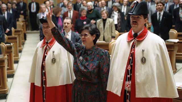 10 mars 1993: Ruth Dreifuss prête serment comme conseillère fédérale. [Keystone - Karl-Heinz Hug]
