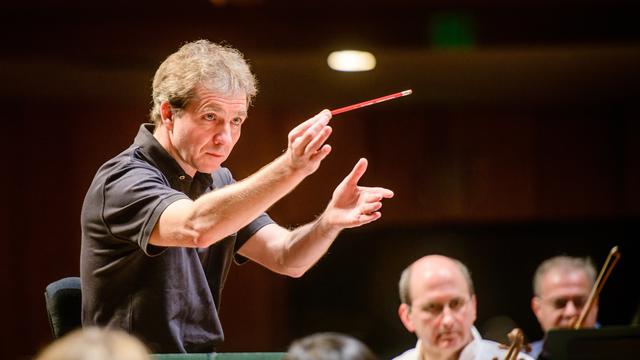 Le chef d'orchestre suisse Thierry Fischer, directeur artistique du Utah Symphony Orchestra. [http://www.thierryfischer.com - Scott Jarvie]