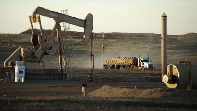 Puits de pétrole dans le Dakota du Nord. [rEUTERS - Andrew Cullen]