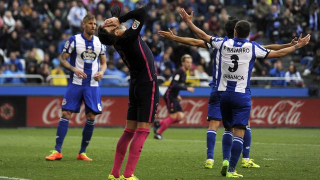 Gerard Piqué et le Barça ont trébuché en Galice. [Keystone - Paulo Duarte]