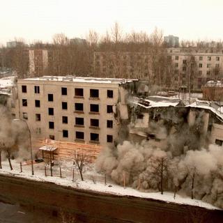 Dans les années 1990 déjà, les immeubles de l'ère Khrouchtchev étaient démolis pour faire place à des logements plus adaptés aux besoins de la population russe.