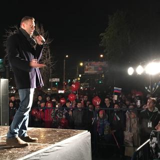 Alexeï Navalny en meeting à Volgograd. [RTS - Isabelle Cornaz]