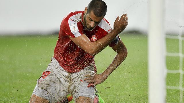 Le milieu de terrain Eren Derdiyok lors du match de qualification de l'équipe de Suisse contre Andorre en vue de la Coupe du monde 2018. [Keystone - Gian Ehrenzeller]