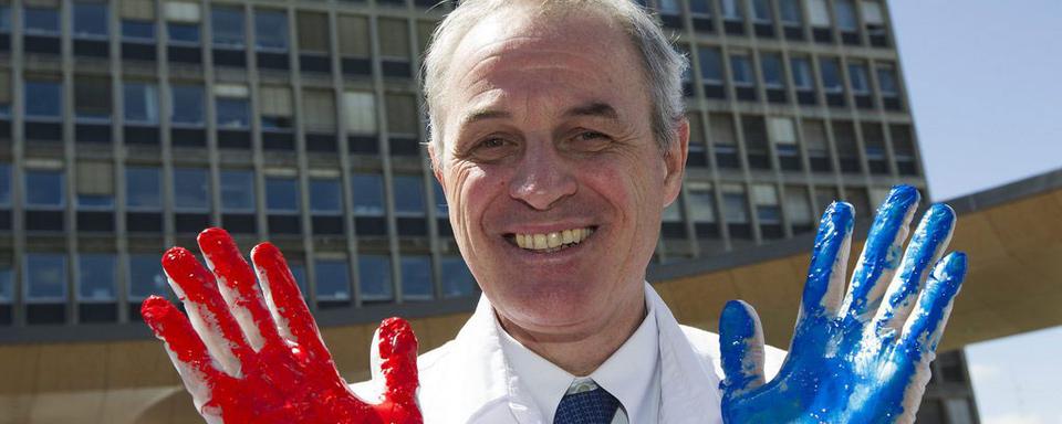 Didier Pittet pendant la Journée international du lavage des mains, Genève le 7 mai 2012. [Keystone - Salvatore Di Nolfi]