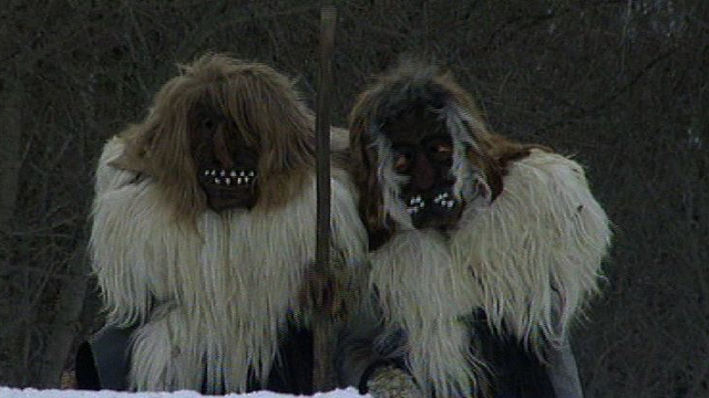 Les masques du Lötschental en 1998. [RTS]
