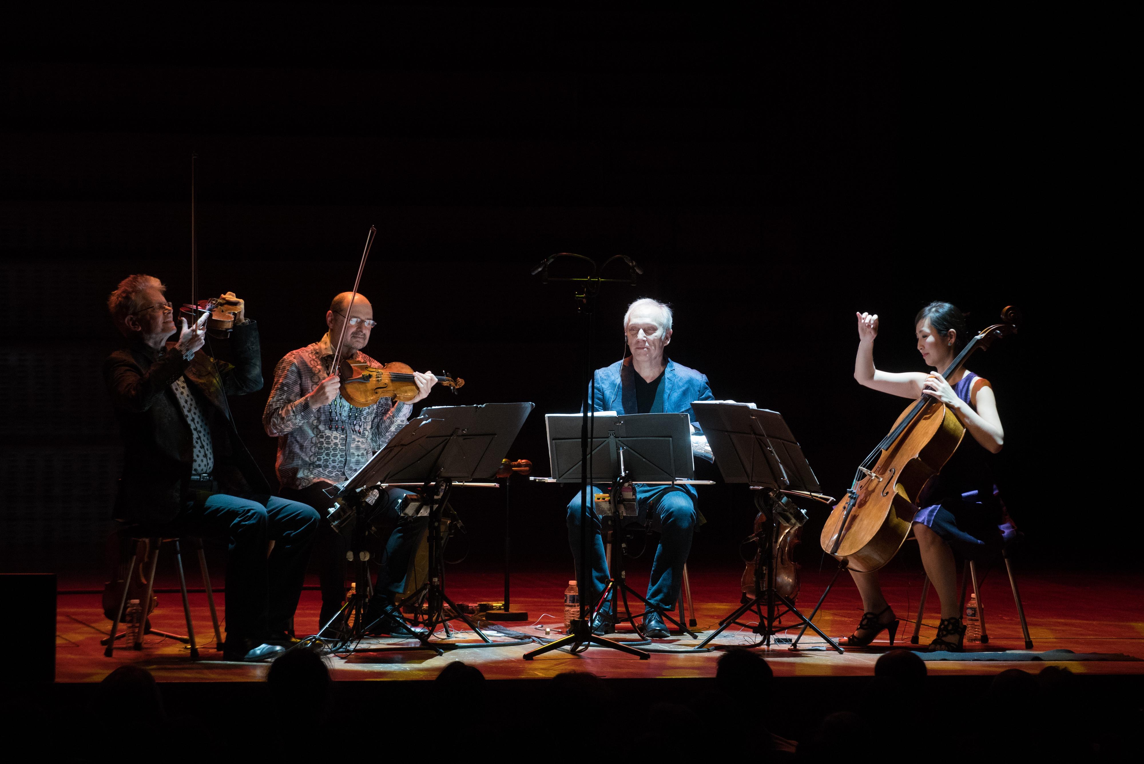 Le Kronos Quartet sur la scène du Victoria Hall, à Genève, le 18 février 2017. [Antigel/François Blin]