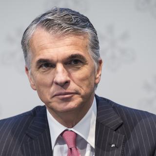 Le directeur général d'UBS Sergio Ermotti lors d'une conférence de presse à Zurich en février 2016. [keystone - Ennio Leanz]