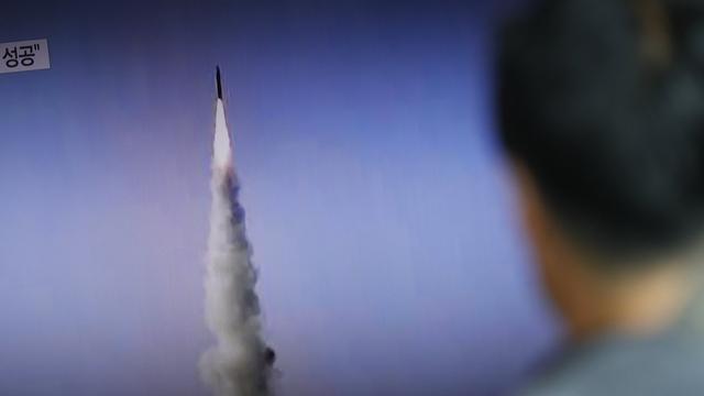 Ce nouveau tir de missile vient s'ajouter à plusieurs essais balistiques du régime communiste effectués début juin par Pyongyang. [Keystone - JEON HEON-KYUN]