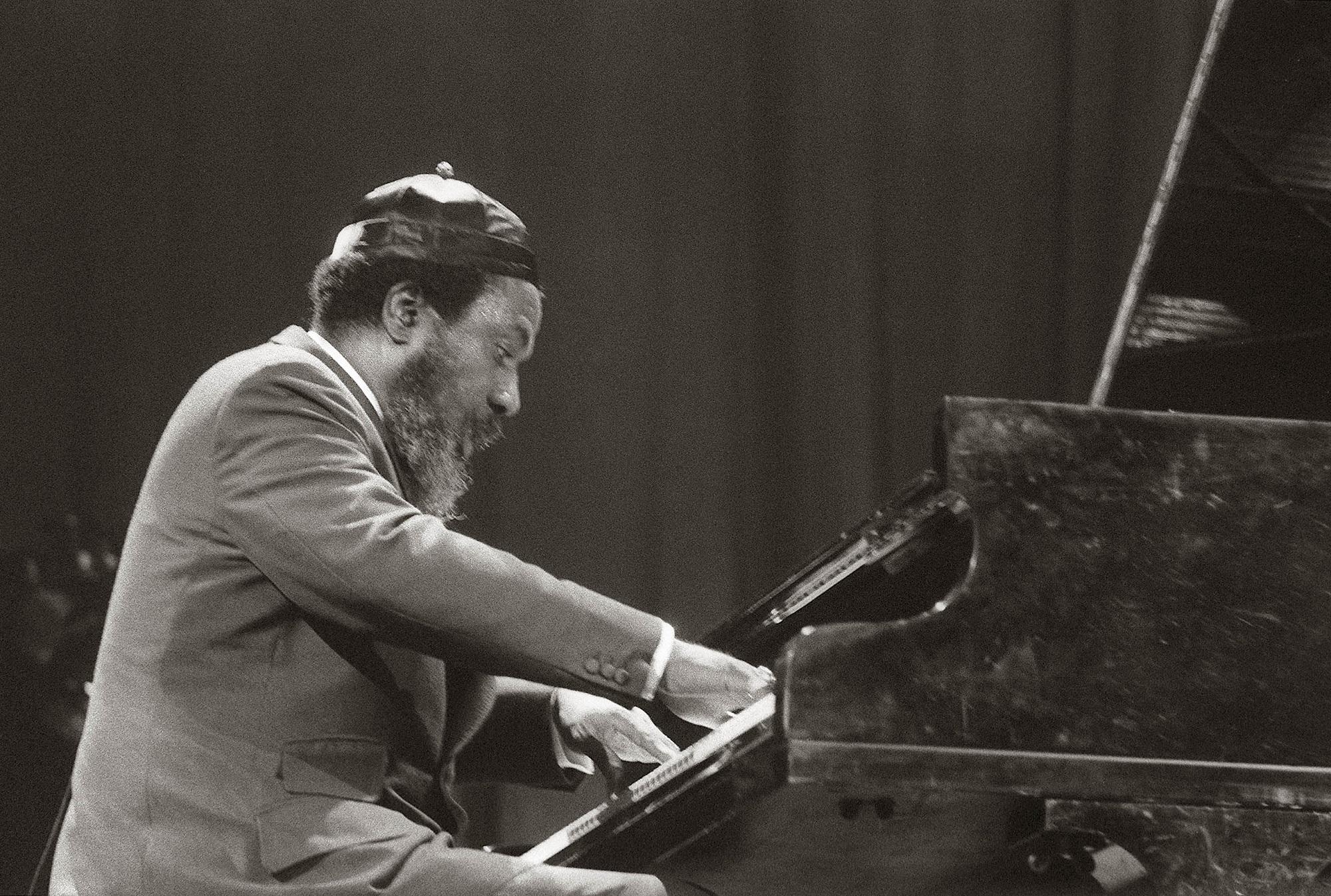 Le pianiste et compositeur de jazz Thelonious Monk donne un concert à Paris, Salle Pleyel, en décembre 1969. [AFP - Eleonore Bakhtadze]